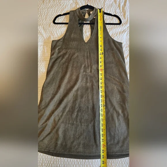 First Love - Elegant Olive Green Sleeveless Dress - Picture 5 of 8